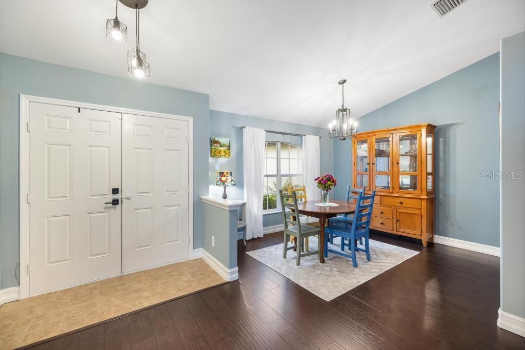 En Venta: $449,000 (3 camas, 2 baños, 1921 Pies cuadrados)