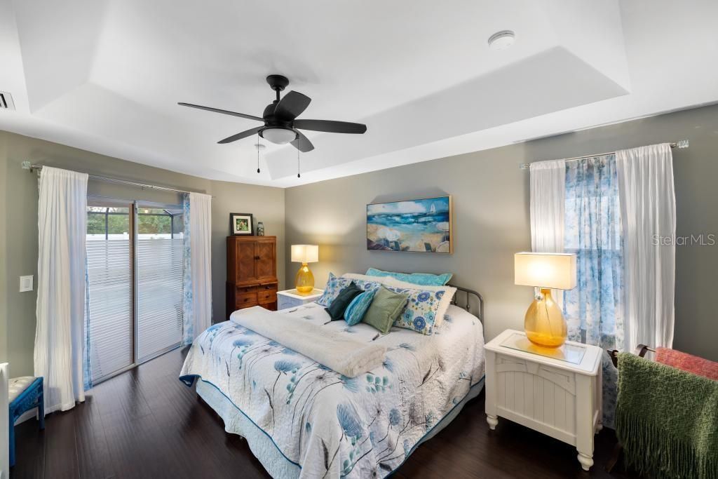 En Venta: $449,000 (3 camas, 2 baños, 1921 Pies cuadrados)