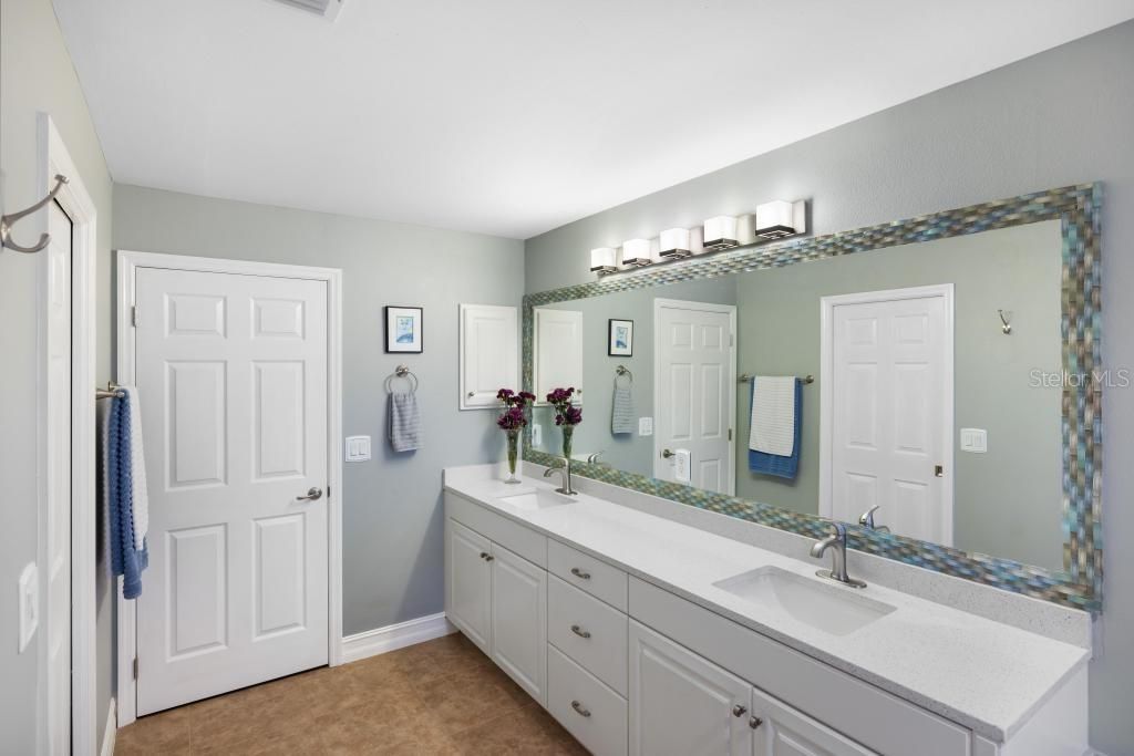 En Venta: $449,000 (3 camas, 2 baños, 1921 Pies cuadrados)