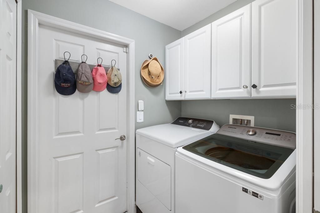 En Venta: $449,000 (3 camas, 2 baños, 1921 Pies cuadrados)