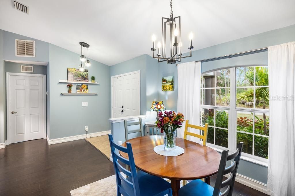 En Venta: $449,000 (3 camas, 2 baños, 1921 Pies cuadrados)