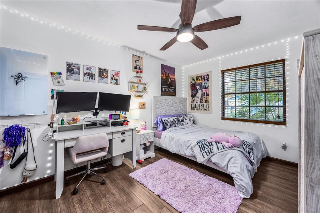 待售: $599,900 (4 贝兹, 2 浴室, 2586 平方英尺)