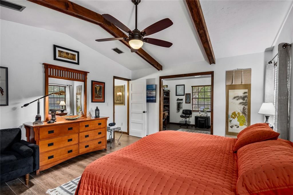 待售: $599,900 (4 贝兹, 2 浴室, 2586 平方英尺)