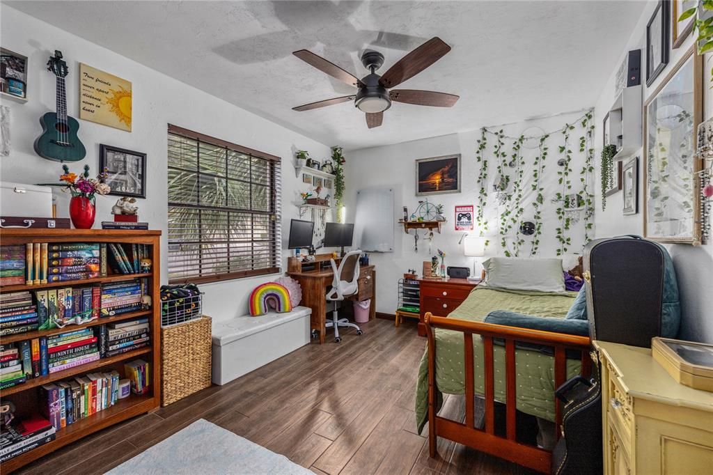 待售: $599,900 (4 贝兹, 2 浴室, 2586 平方英尺)