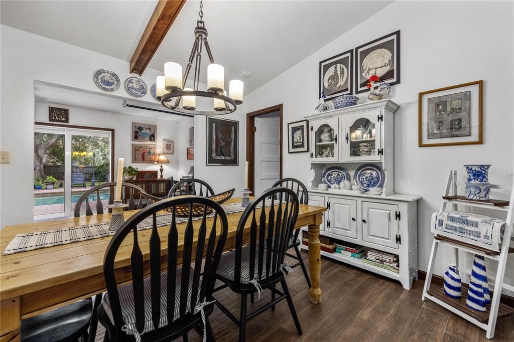 待售: $599,900 (4 贝兹, 2 浴室, 2586 平方英尺)