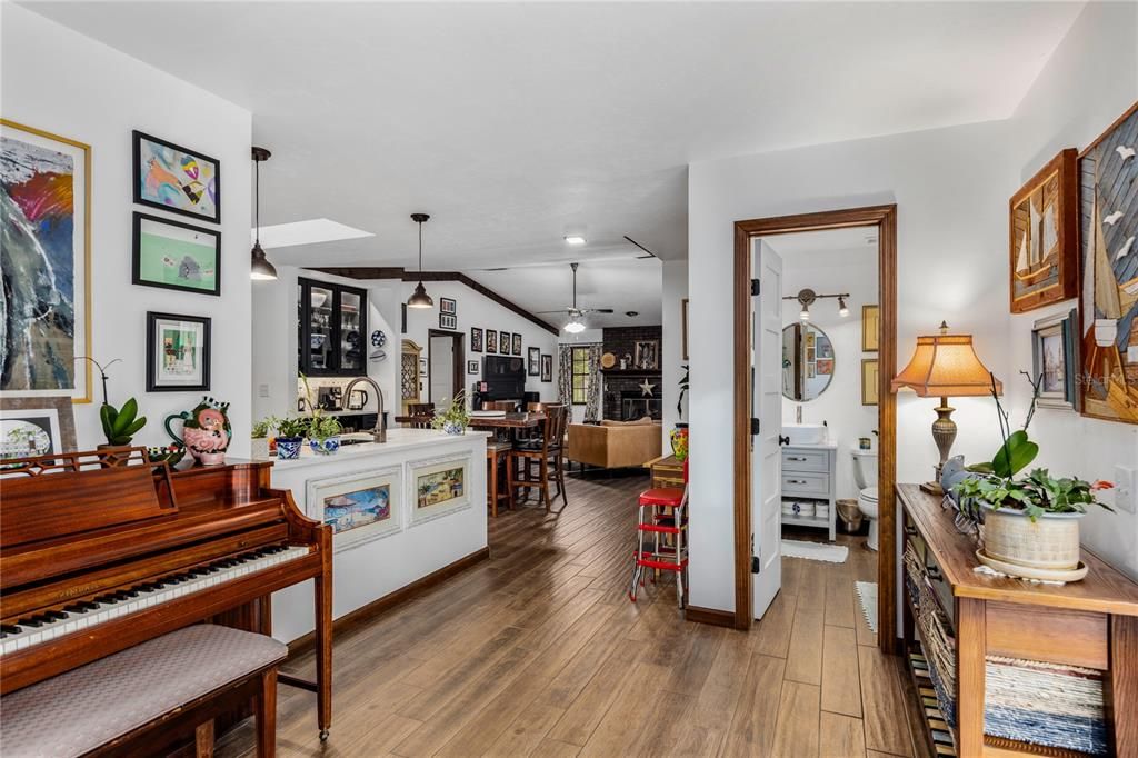 待售: $599,900 (4 贝兹, 2 浴室, 2586 平方英尺)