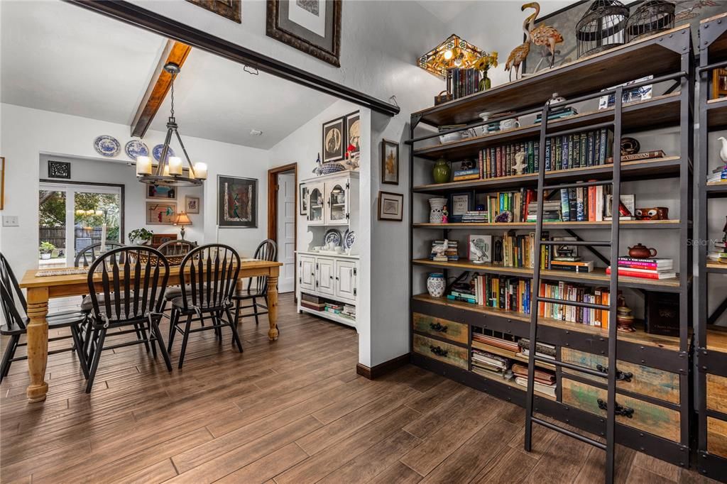 待售: $599,900 (4 贝兹, 2 浴室, 2586 平方英尺)