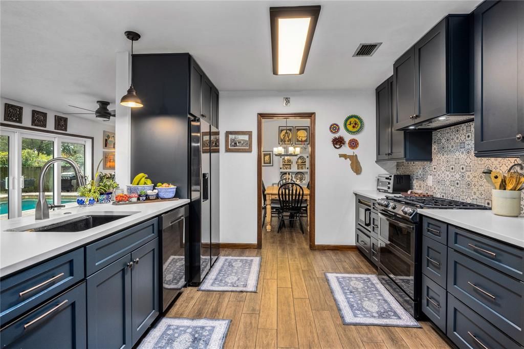 待售: $599,900 (4 贝兹, 2 浴室, 2586 平方英尺)