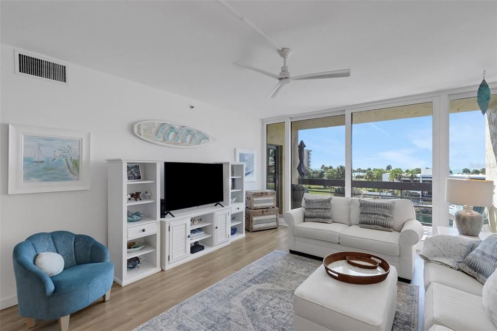 待售: $1,199,000 (2 贝兹, 2 浴室, 1503 平方英尺)