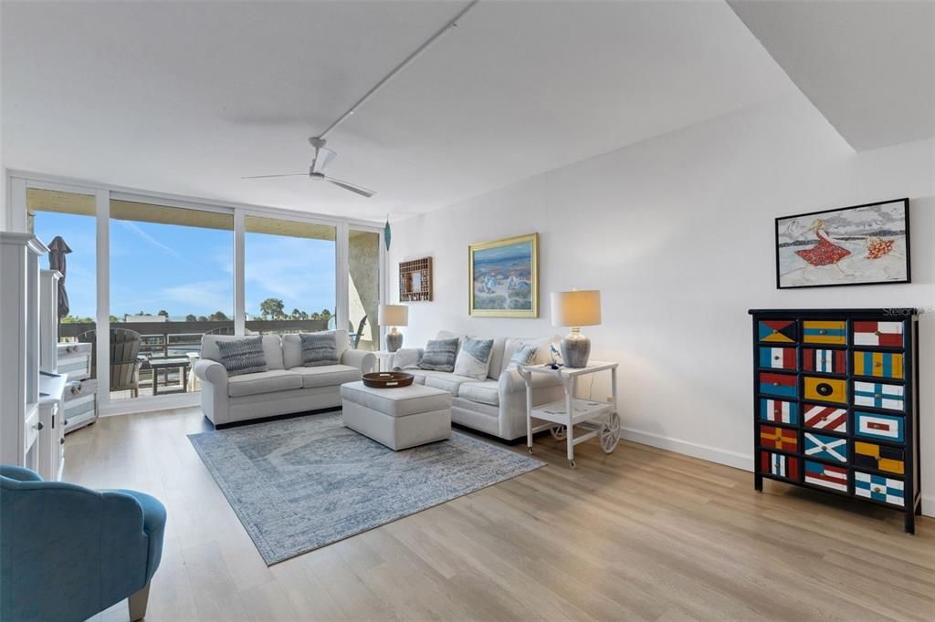 待售: $1,199,000 (2 贝兹, 2 浴室, 1503 平方英尺)