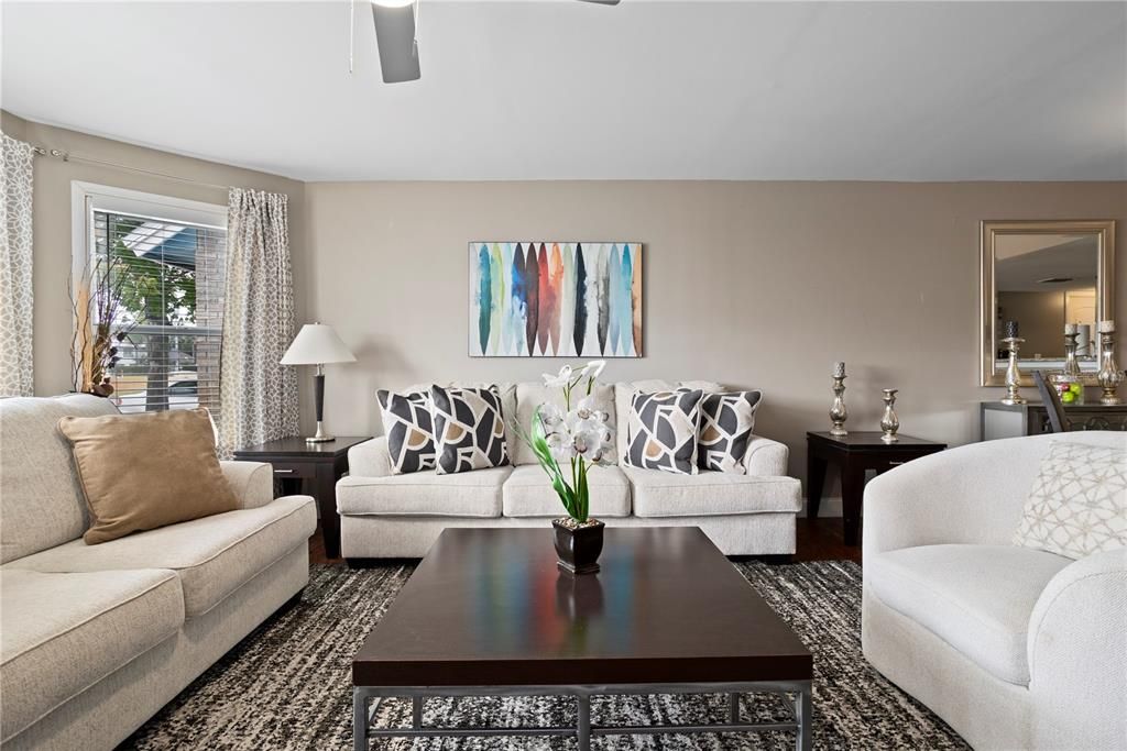 В аренду: $1,850 (3 спален, 2 ванн, 1287 Квадратных фут)