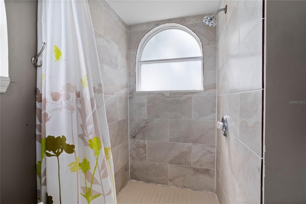 В аренду: $1,850 (3 спален, 2 ванн, 1287 Квадратных фут)