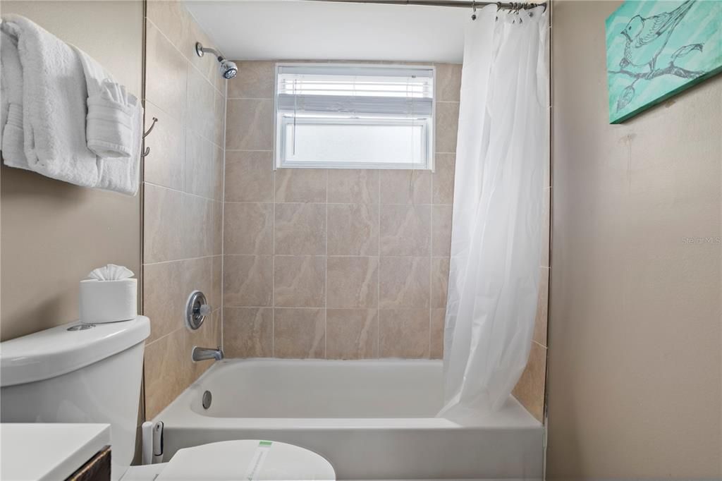 В аренду: $1,850 (3 спален, 2 ванн, 1287 Квадратных фут)