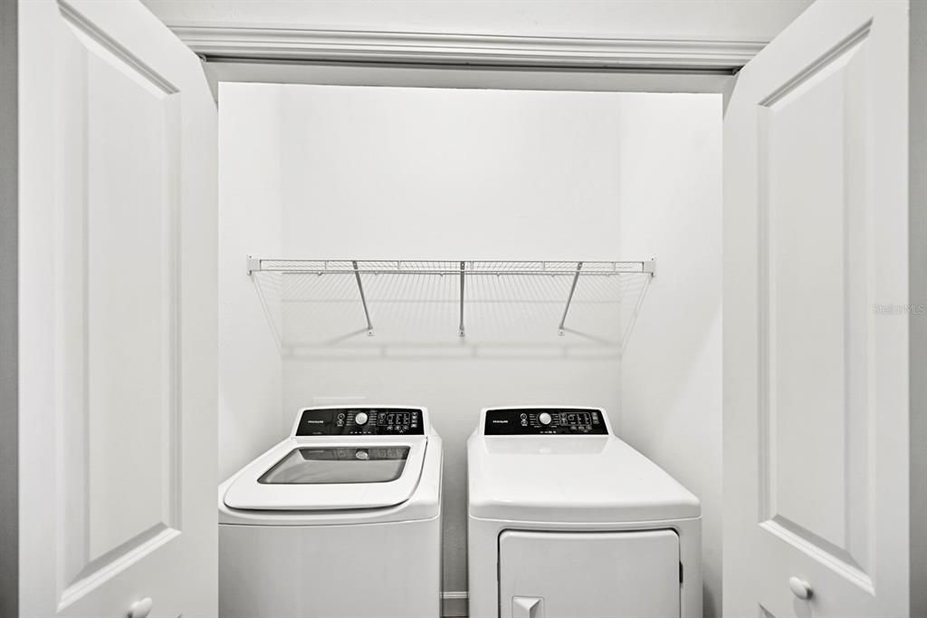 For Sale: $335,000 (3 beds, 2 baths, 1925 Square Feet)