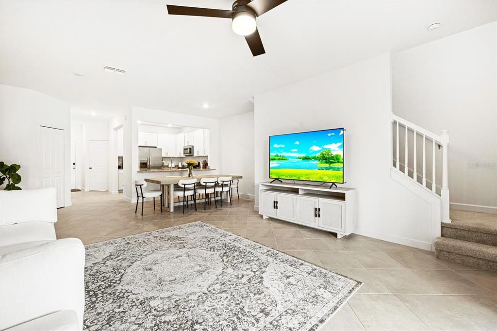 For Sale: $335,000 (3 beds, 2 baths, 1925 Square Feet)