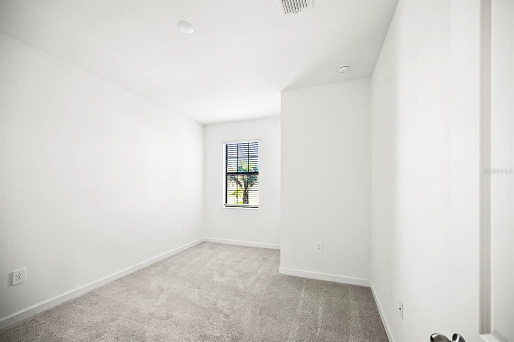 For Sale: $335,000 (3 beds, 2 baths, 1925 Square Feet)