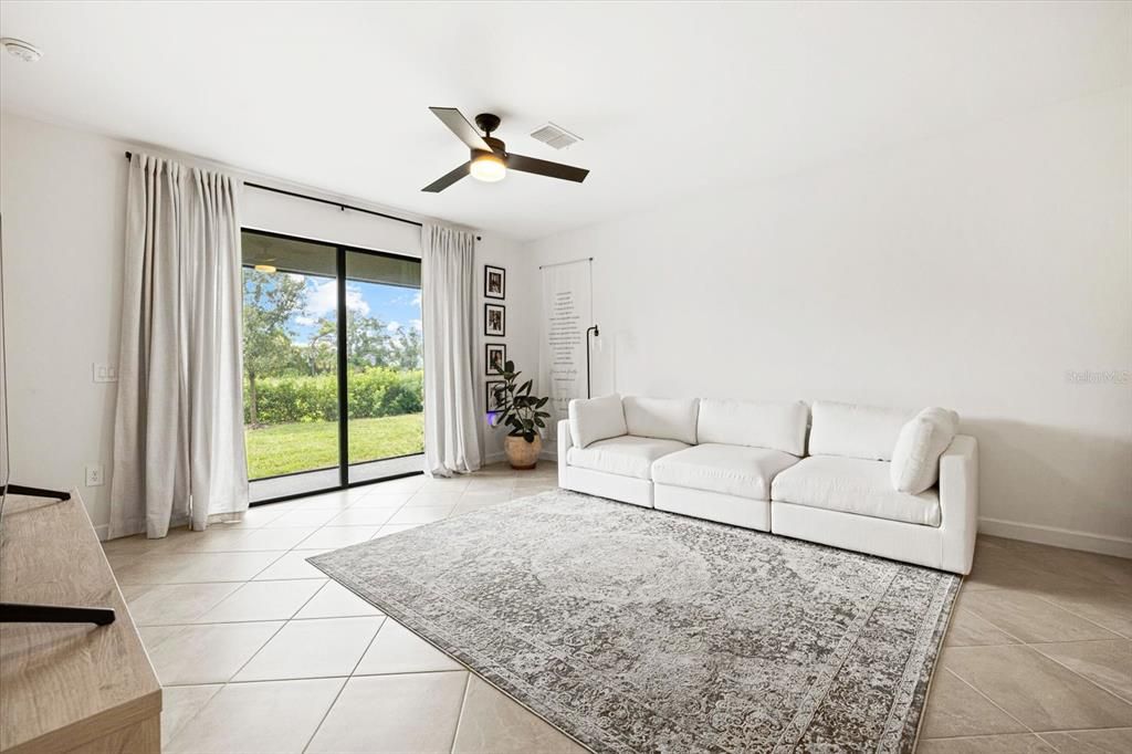 For Sale: $335,000 (3 beds, 2 baths, 1925 Square Feet)