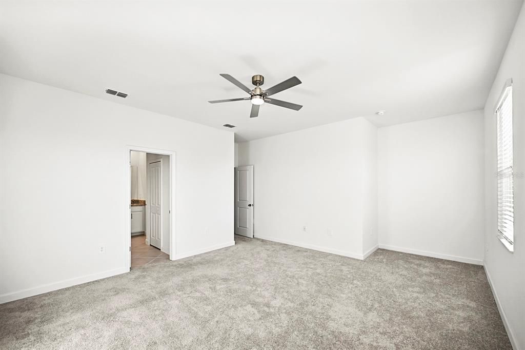 For Sale: $335,000 (3 beds, 2 baths, 1925 Square Feet)