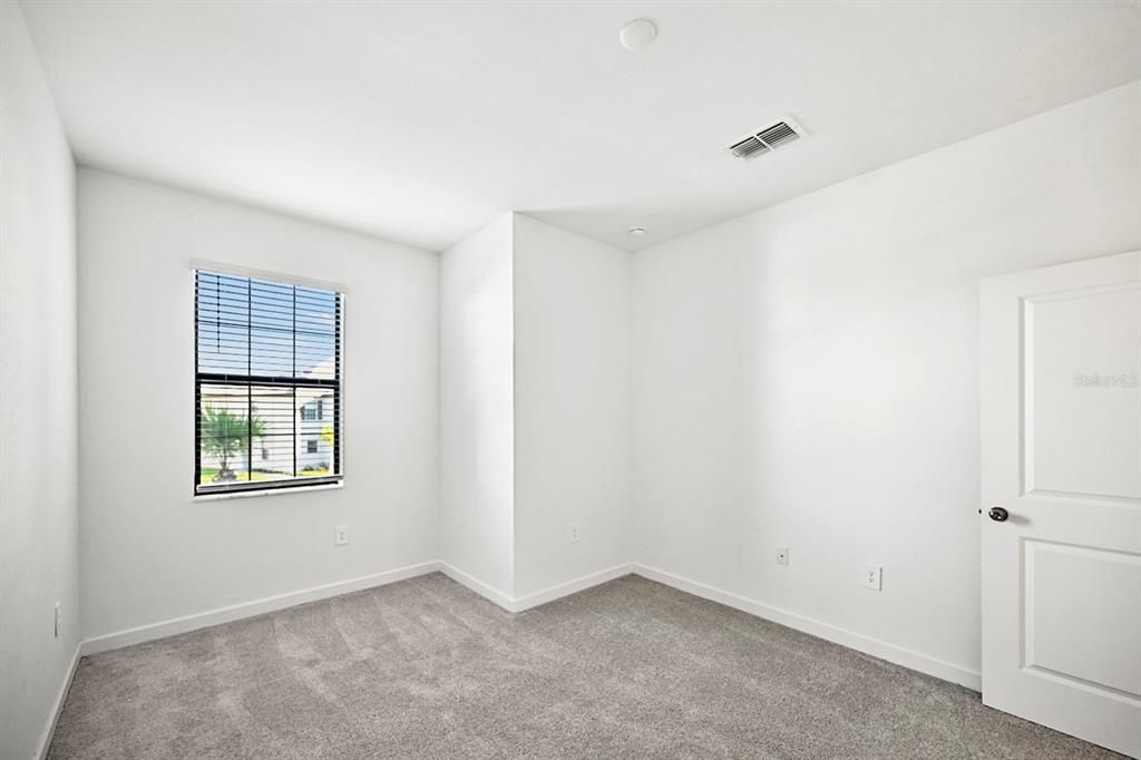 For Sale: $335,000 (3 beds, 2 baths, 1925 Square Feet)