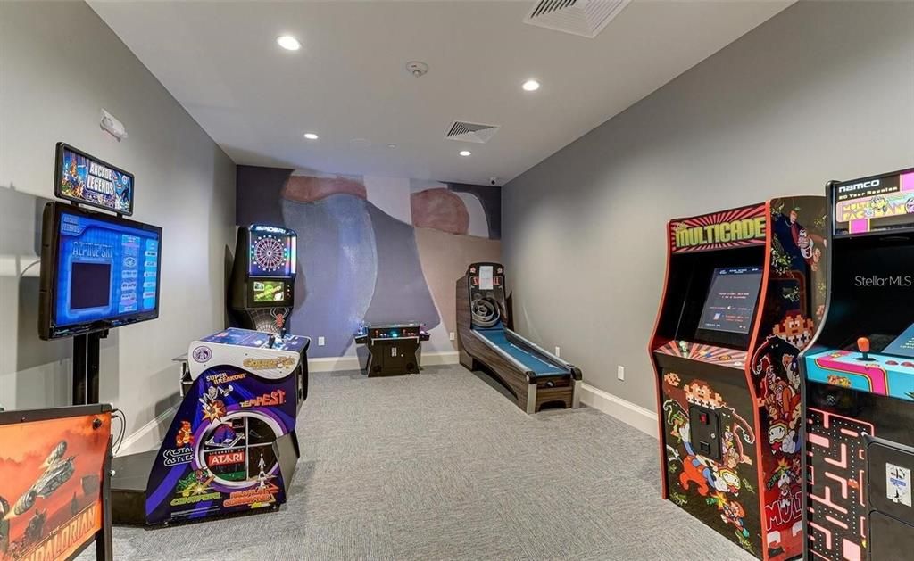 For Sale: $335,000 (3 beds, 2 baths, 1925 Square Feet)