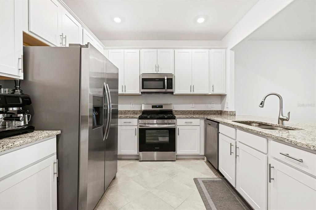 For Sale: $335,000 (3 beds, 2 baths, 1925 Square Feet)