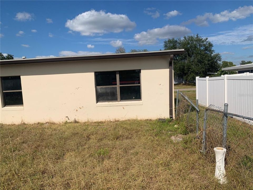 Activo con contrato: $109,900 (3 camas, 2 baños, 1314 Pies cuadrados)