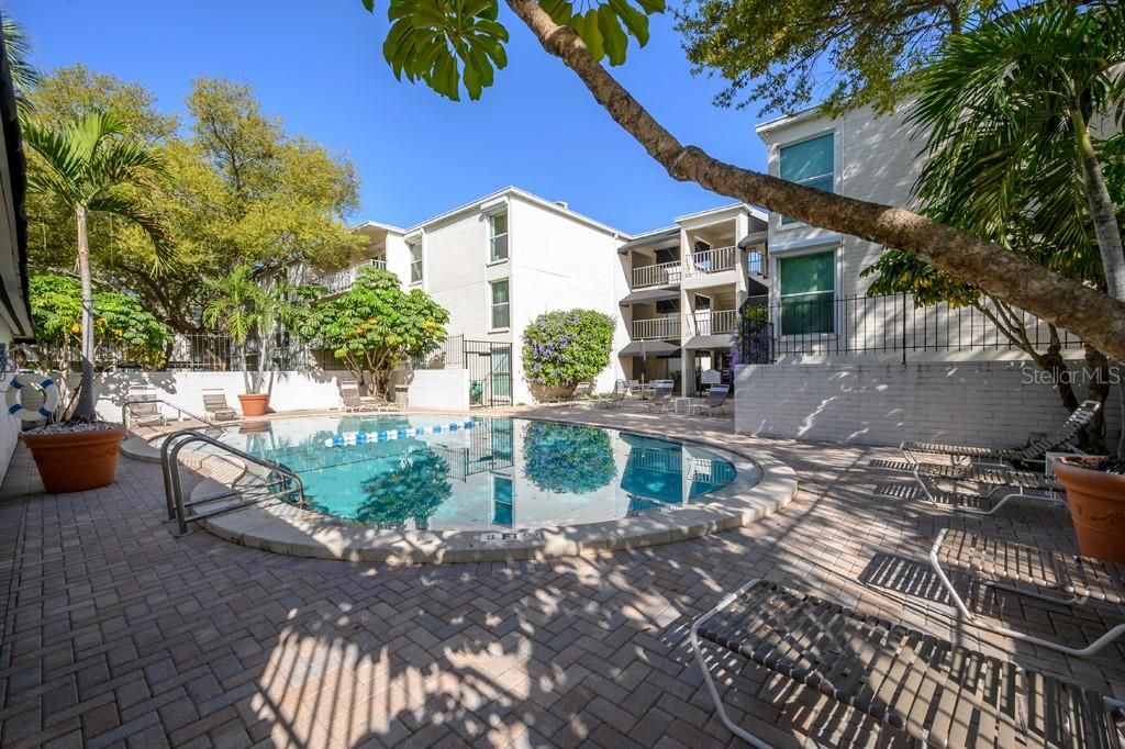 В аренду: $2,500 (2 спален, 2 ванн, 936 Квадратных фут)