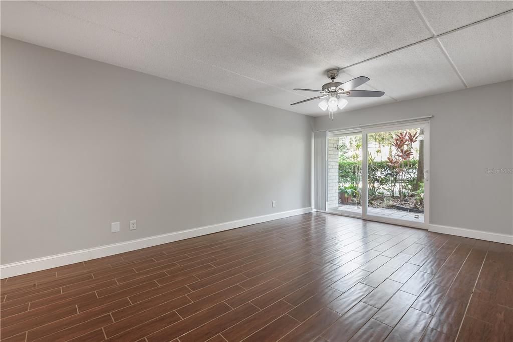 В аренду: $2,500 (2 спален, 2 ванн, 936 Квадратных фут)