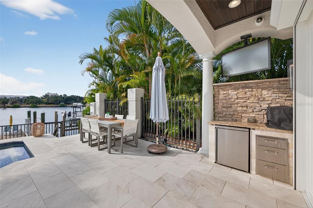 На продажу: $4,100,000 (3 спален, 3 ванн, 3038 Квадратных фут)