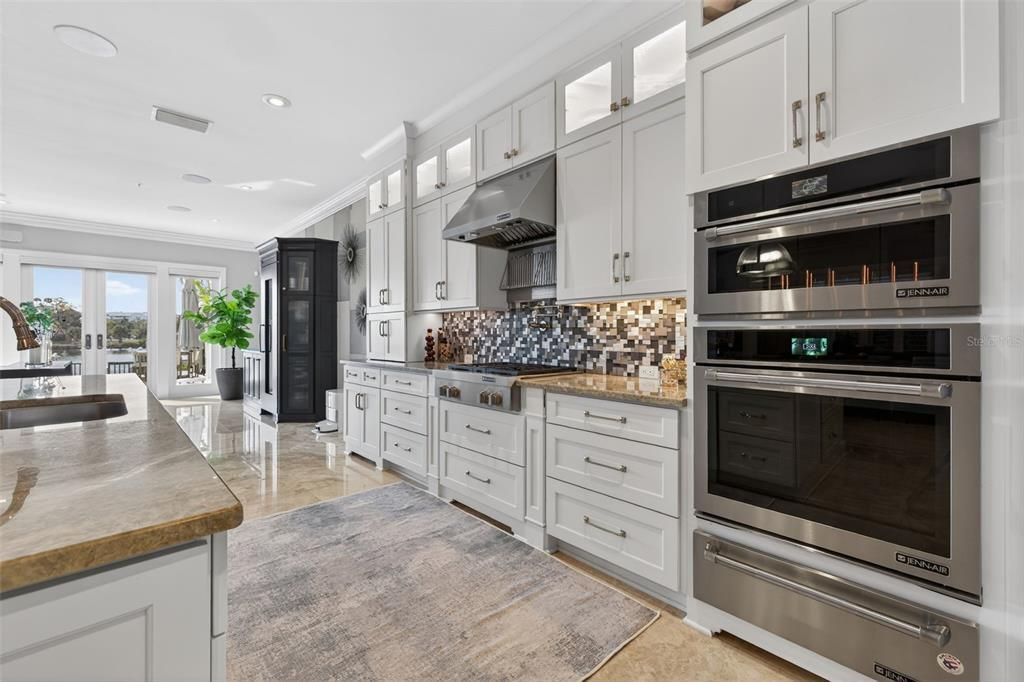 На продажу: $4,100,000 (3 спален, 3 ванн, 3038 Квадратных фут)