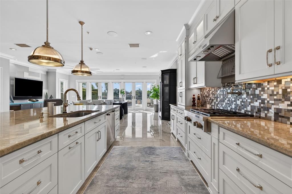 На продажу: $4,100,000 (3 спален, 3 ванн, 3038 Квадратных фут)