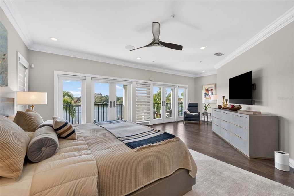 На продажу: $4,100,000 (3 спален, 3 ванн, 3038 Квадратных фут)