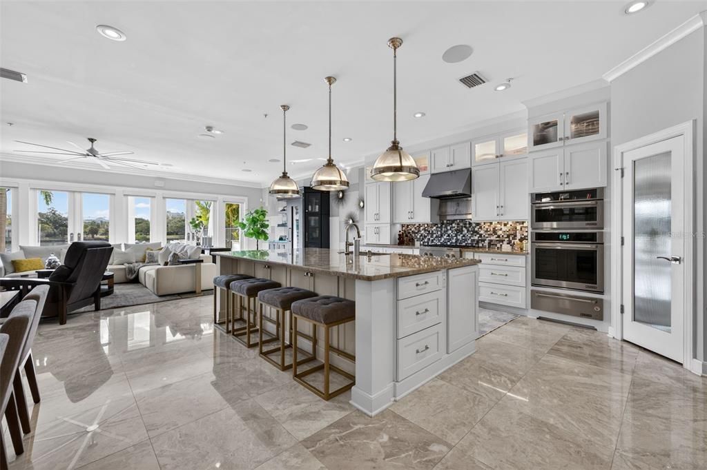 На продажу: $4,100,000 (3 спален, 3 ванн, 3038 Квадратных фут)