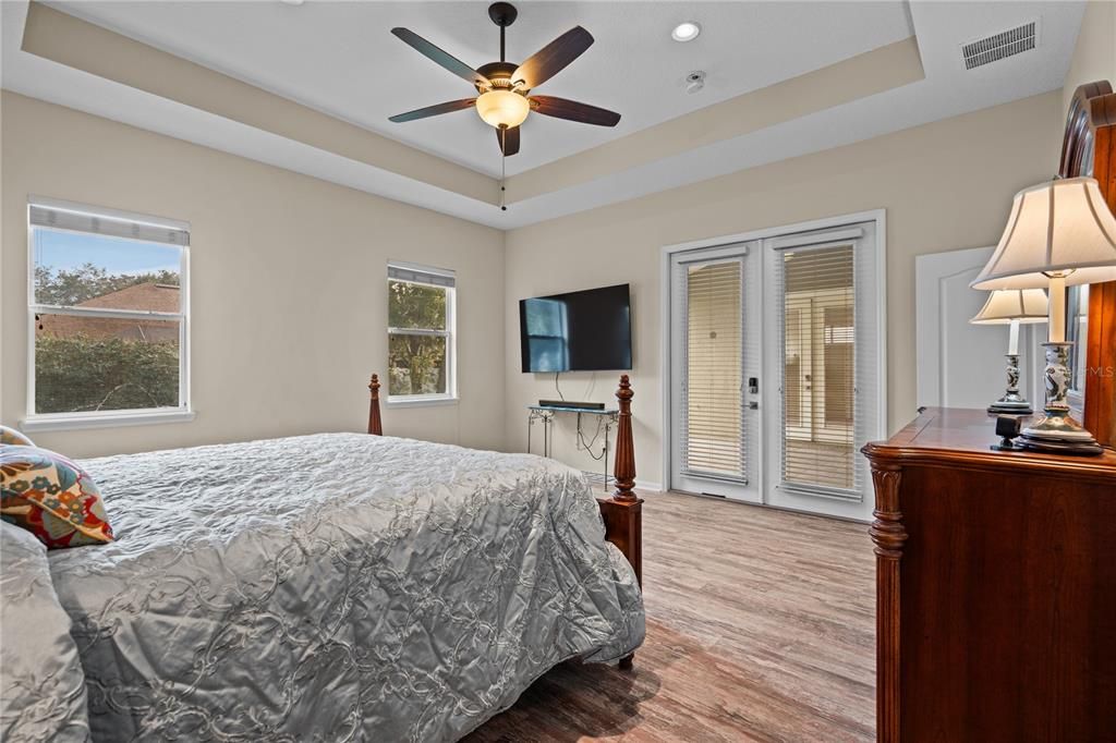 For Sale: $650,000 (3 beds, 2 baths, 2287 Square Feet)