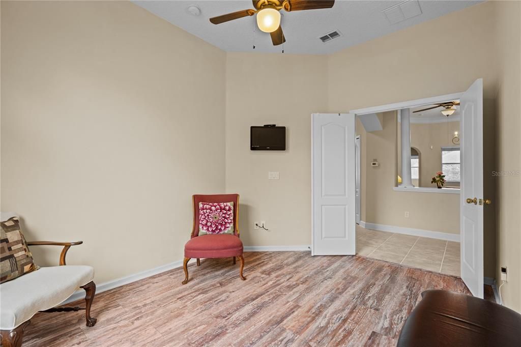 For Sale: $650,000 (3 beds, 2 baths, 2287 Square Feet)