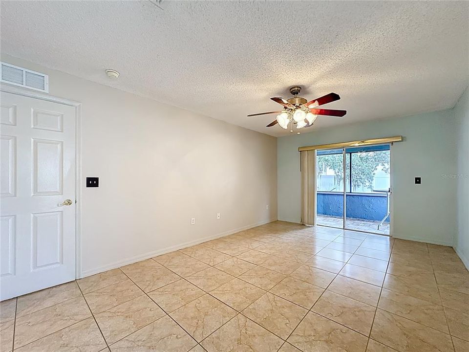 待售: $305,000 (4 贝兹, 2 浴室, 1630 平方英尺)