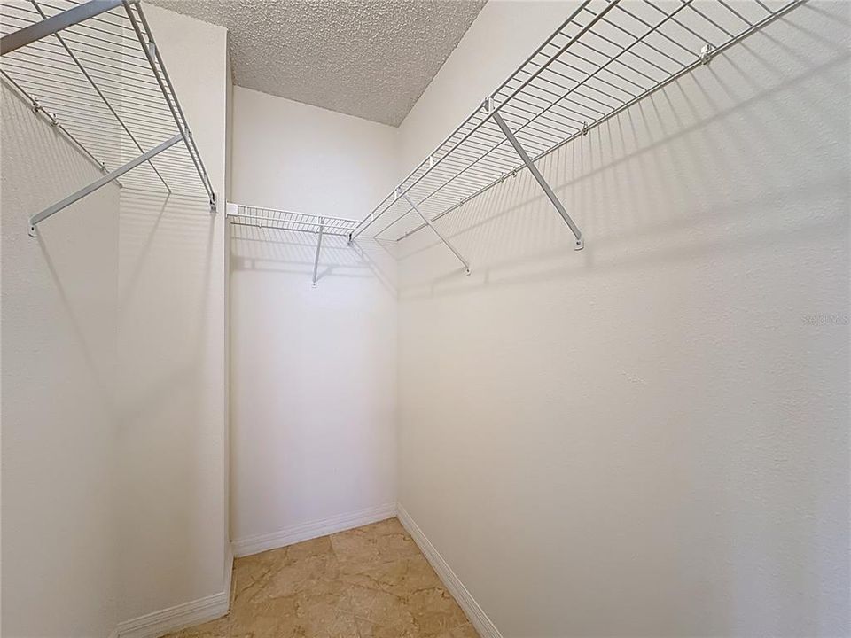 待售: $305,000 (4 贝兹, 2 浴室, 1630 平方英尺)