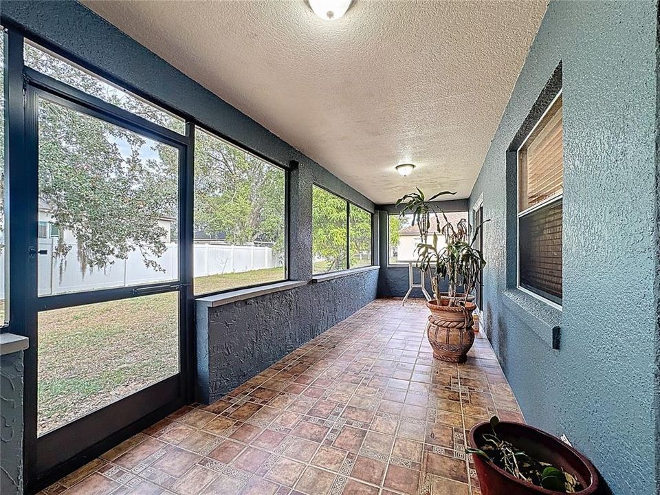 待售: $305,000 (4 贝兹, 2 浴室, 1630 平方英尺)