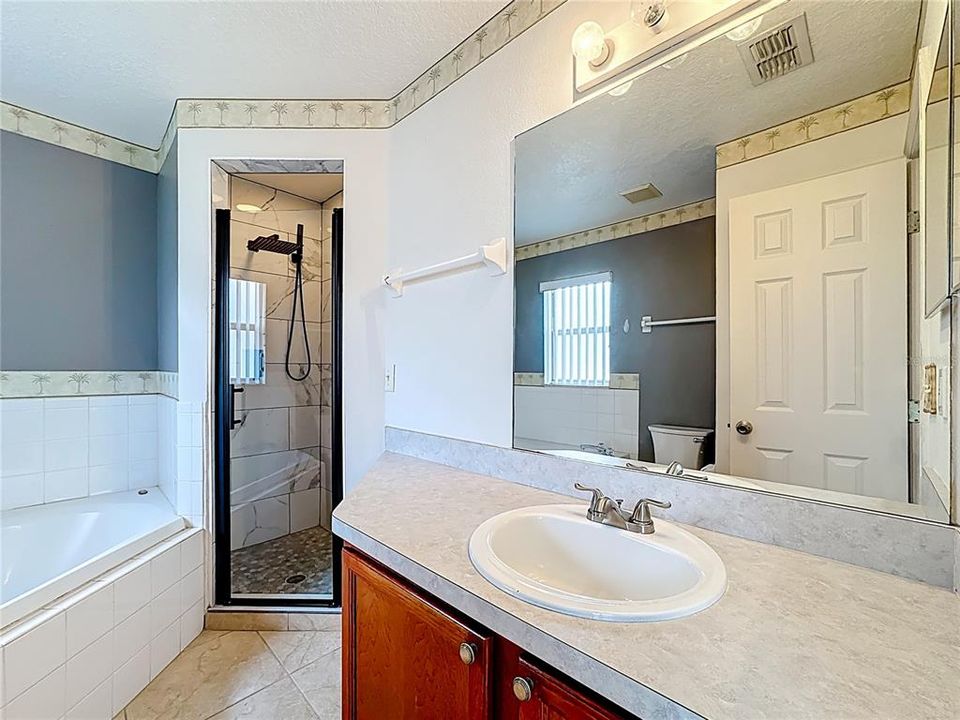 待售: $305,000 (4 贝兹, 2 浴室, 1630 平方英尺)