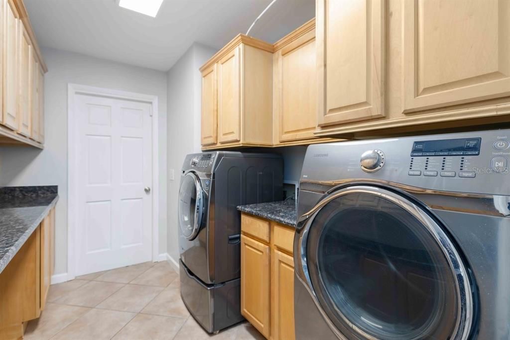 En Venta: $649,900 (3 camas, 2 baños, 1648 Pies cuadrados)