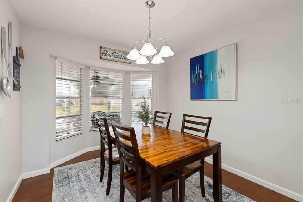 En Venta: $649,900 (3 camas, 2 baños, 1648 Pies cuadrados)