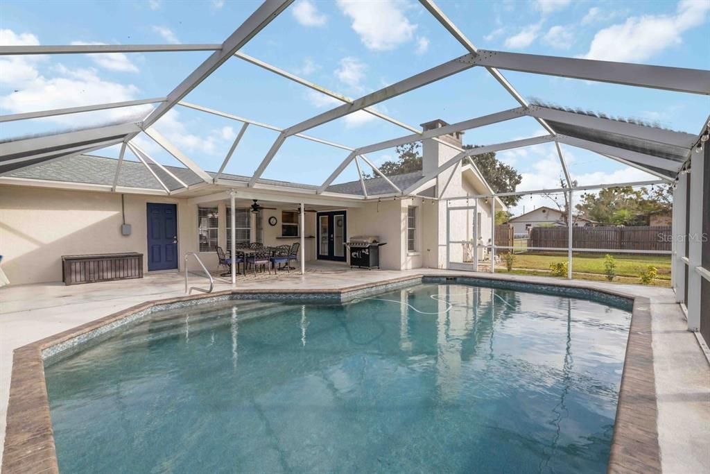 En Venta: $649,900 (3 camas, 2 baños, 1648 Pies cuadrados)