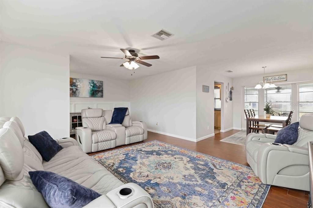 En Venta: $649,900 (3 camas, 2 baños, 1648 Pies cuadrados)