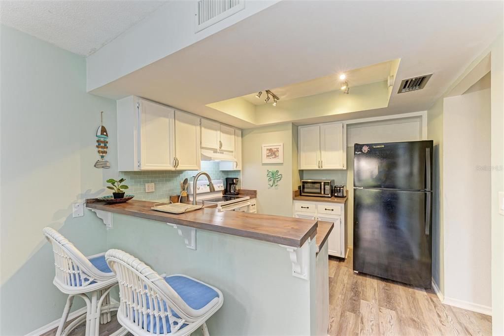 For Sale: $225,000 (3 beds, 2 baths, 1224 Square Feet)