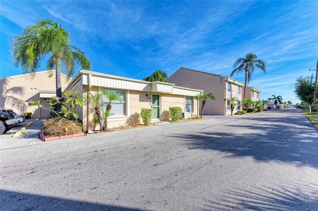 For Sale: $225,000 (3 beds, 2 baths, 1224 Square Feet)