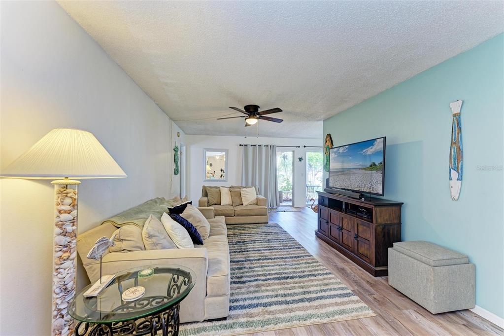 For Sale: $225,000 (3 beds, 2 baths, 1224 Square Feet)