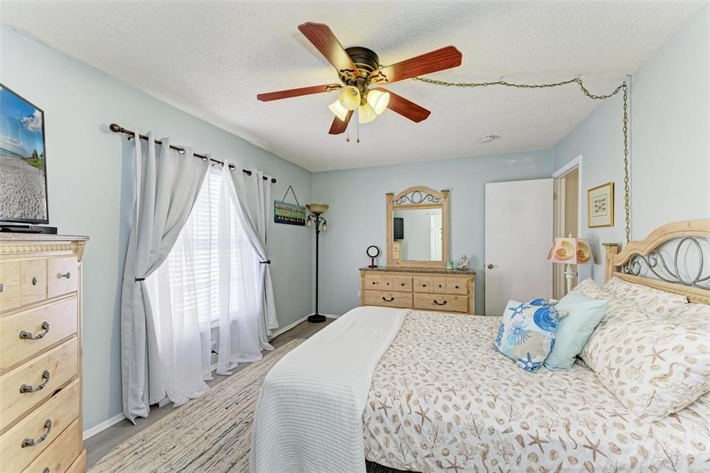 For Sale: $225,000 (3 beds, 2 baths, 1224 Square Feet)