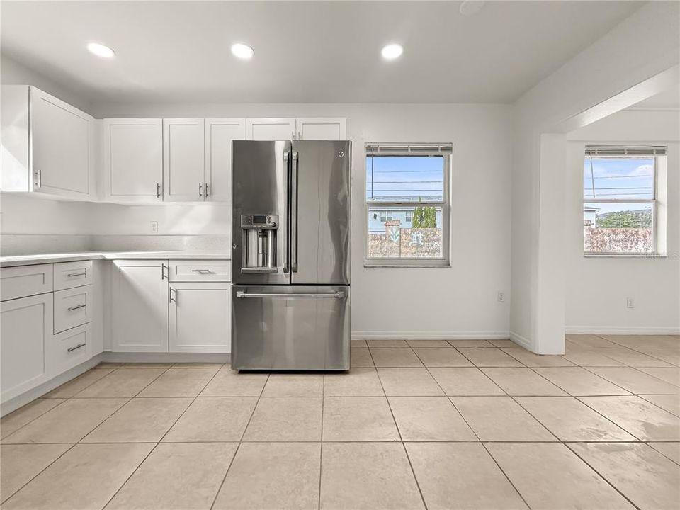 На продажу: $325,000 (3 спален, 2 ванн, 1454 Квадратных фут)