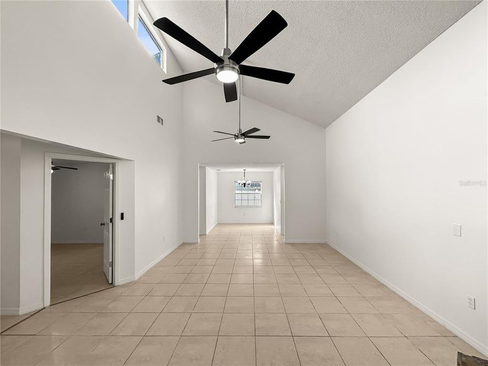 На продажу: $325,000 (3 спален, 2 ванн, 1454 Квадратных фут)