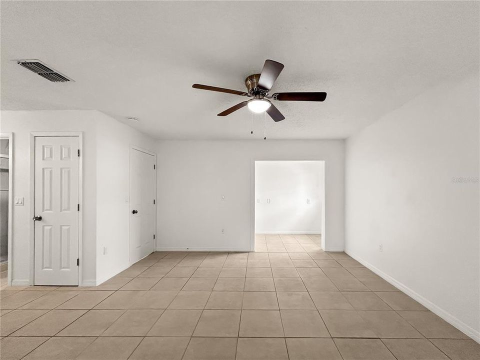 На продажу: $325,000 (3 спален, 2 ванн, 1454 Квадратных фут)